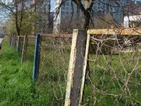 Забор у детского сада №6 в Керчи нуждается в капитальном ремонте