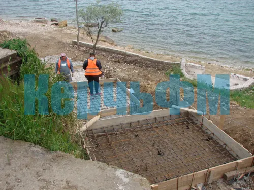 К пляжу Сморжевского в Керчи начали делать новые ступени