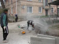 В районе домов по Розы Люксембург, 6 и 12 в Керчи продолжается благоустройство