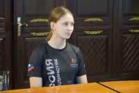 Новости » Спорт: В администрации Керчи наградили спортсменку и её тренера