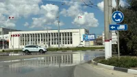 У автовокзала в Керчи - порыв водовода