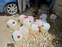 Керченские полицейские пресекли незаконную торговлю бензином