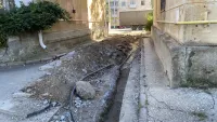 Новости » Общество: Будьте осторожны: на улице Генерала Петрова в Керчи разрыта большая траншея