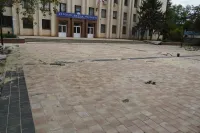 У школы искусств им. Р. Сердюка установят тематические скамейки