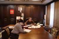 Новости » Общество: Глава администрации Олег Каторгин провел прием граждан в телефонном режиме